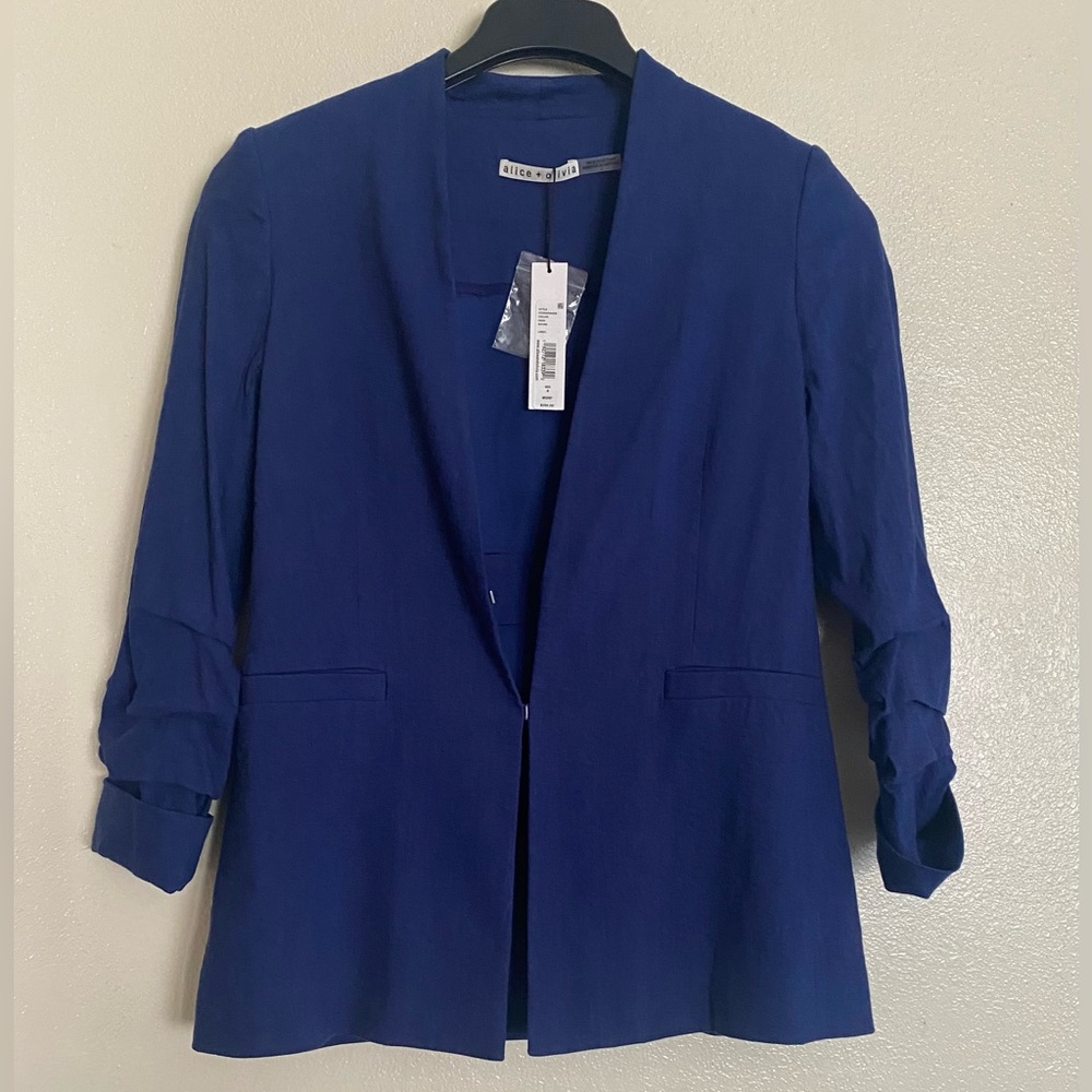Alice + Olivia - Wome’s Blazer- Style: CC004404206 - Col: G430 Azure Size: 4.